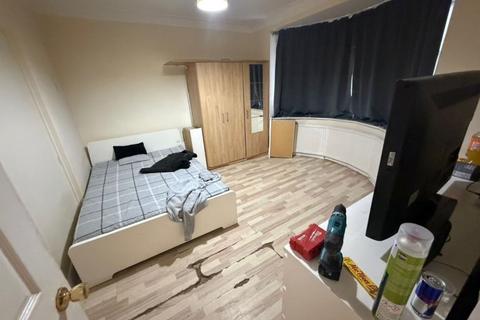 5 bedroom house to rent, Hamilton Road, London NW10