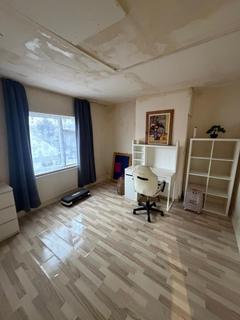 5 bedroom house to rent, Garden Road, London NW10