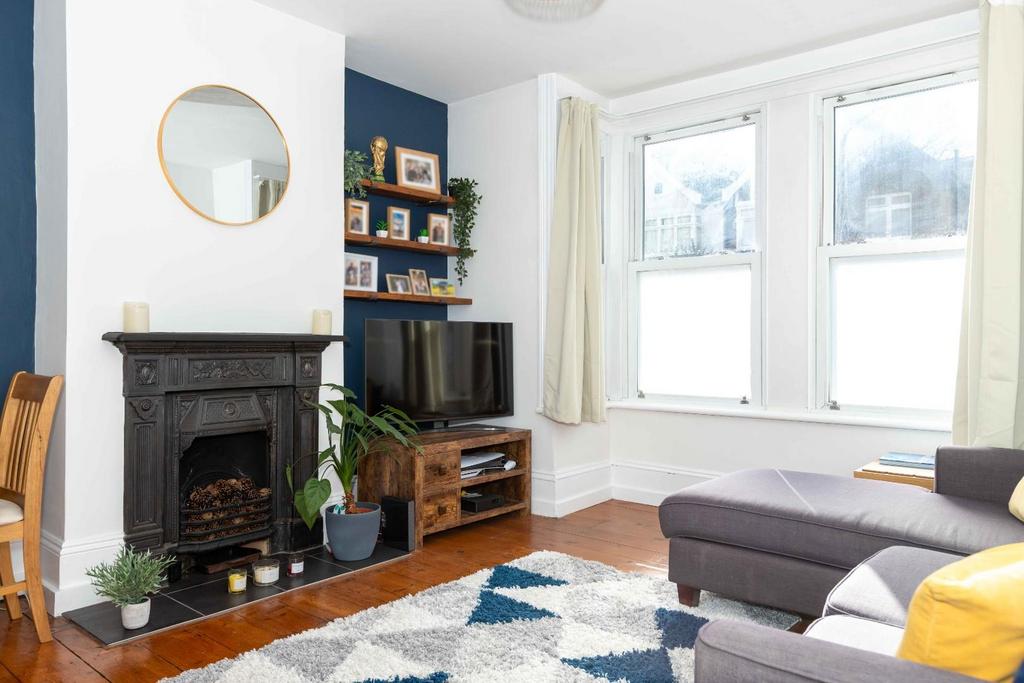 Lorna-2.jpg