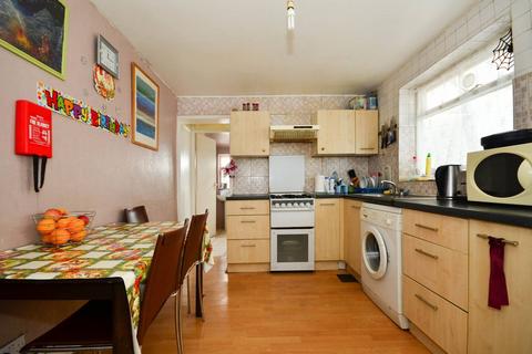 3 bedroom terraced house for sale, Heyworth Road, Stratford, London, E15