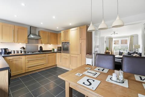 4 bedroom semi-detached house for sale, Felstead Crescent, Essex CM24
