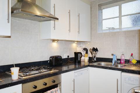 2 bedroom apartment to rent, Gower Mews Mansions Gower Mews LONDON WC1E 6HR