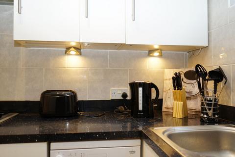2 bedroom apartment to rent, Gower Mews Mansions Gower Mews LONDON WC1E 6HR