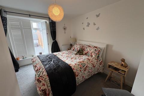 4 bedroom semi-detached house for sale, New Dawn Place, Stratton, Swindon