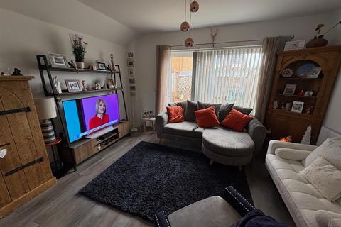 4 bedroom semi-detached house for sale, New Dawn Place, Stratton, Swindon