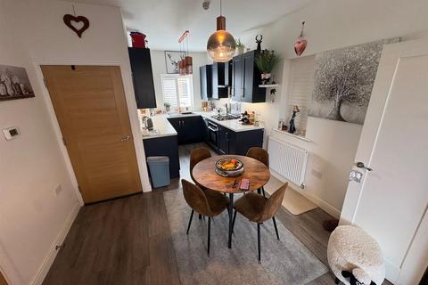 4 bedroom semi-detached house for sale, New Dawn Place, Stratton, Swindon
