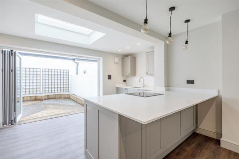 3 bedroom house for sale, Robertson Road, Brighton BN1