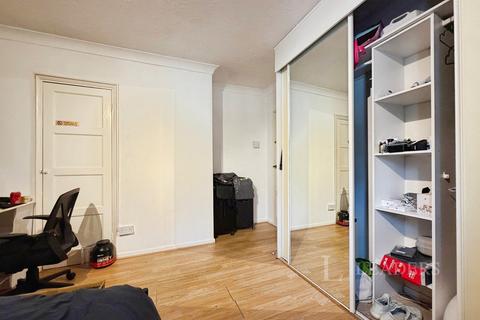 4 bedroom terraced house to rent, Village Close, Wilberforce Road, Norwich, NR5