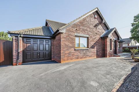 2 bedroom detached bungalow for sale, Andrews Drive, Nottingham NG16