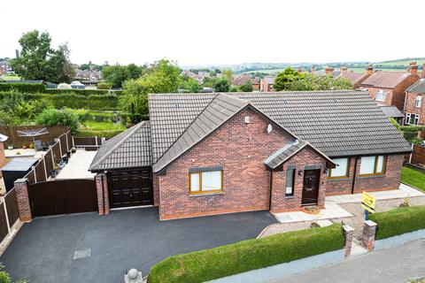2 bedroom detached bungalow for sale, Andrews Drive, Nottingham NG16
