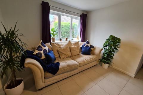7 bedroom detached house to rent, Peverell Road, NORWICH