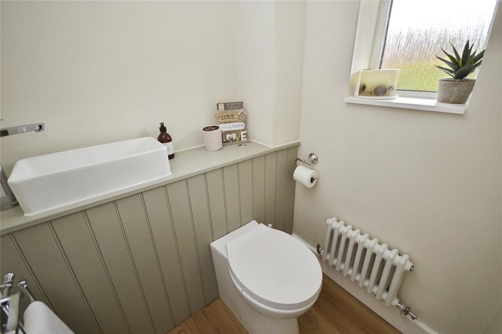Cloakroom/Wc