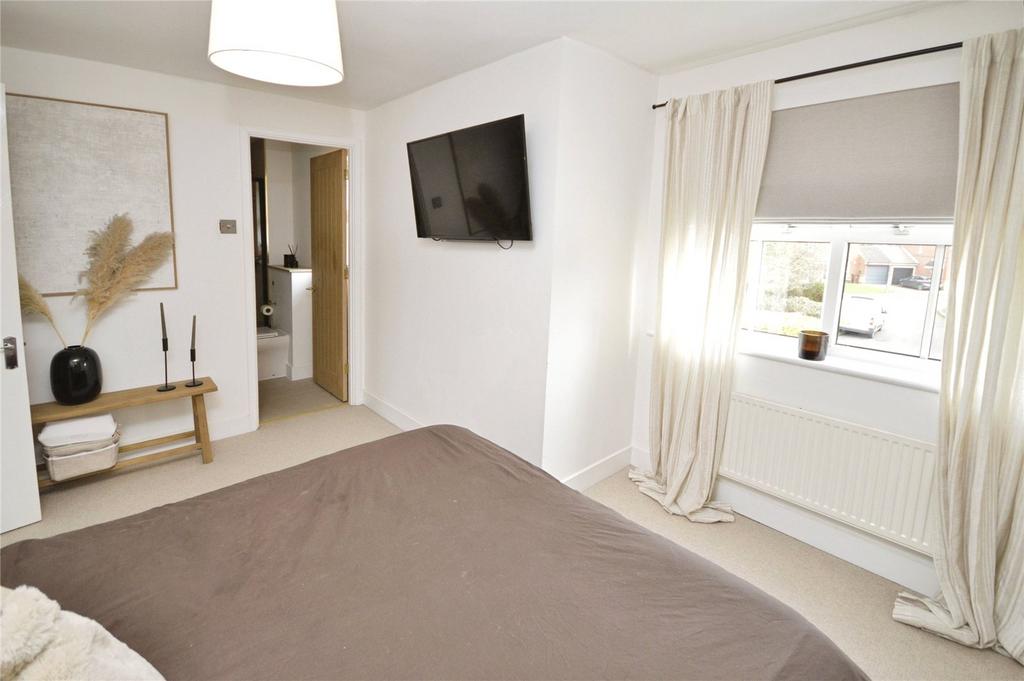 Bedroom To En-Suite