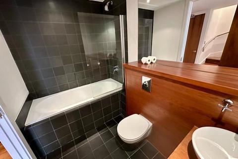2 bedroom apartment to rent, Elia St, London, N1