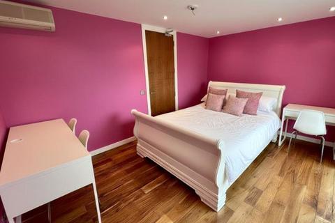 2 bedroom apartment to rent, Elia St, London, N1