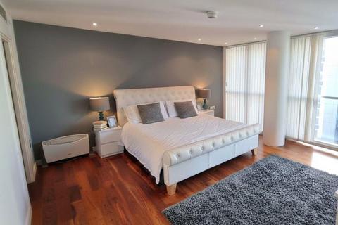 2 bedroom apartment to rent, Elia St, London, N1