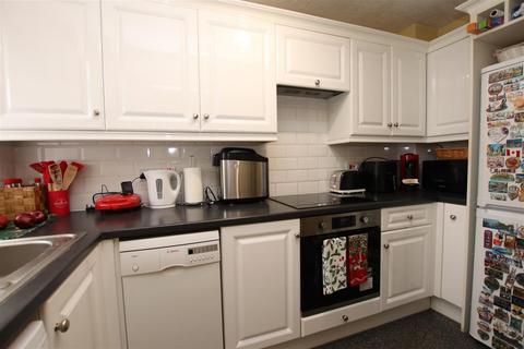 2 bedroom end of terrace house for sale, Horsfield Close, Dartford