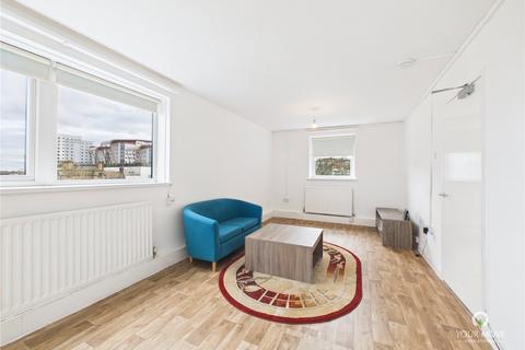 2 bedroom flat to rent, Melbourne Court, Gateshead NE8