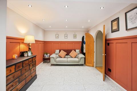 5 bedroom character property for sale, Hollowgate, Whiston, Rotherham