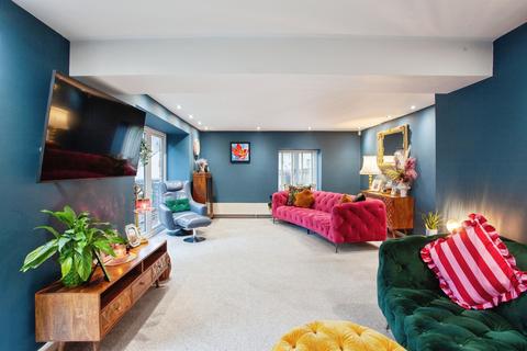 5 bedroom character property for sale, Hollowgate, Whiston, Rotherham