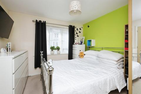 2 bedroom flat for sale, Susans Road, Eastbourne
