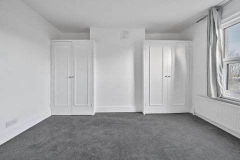 3 bedroom flat to rent, York Road, Acton, London, W3