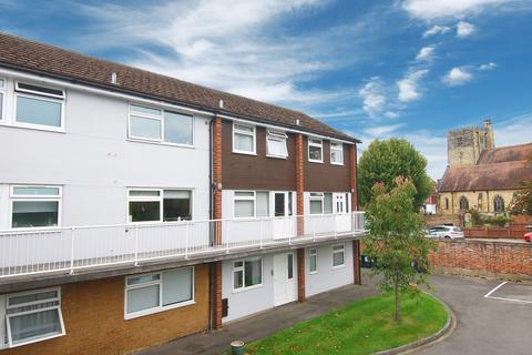 2 bedroom flat to rent, East Street, Tonbridge TN9