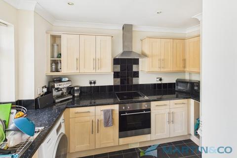 2 bedroom flat to rent, East Street, Tonbridge TN9