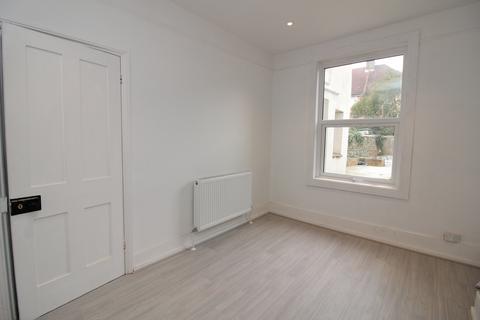 3 bedroom terraced house to rent, Crown Road, Portslade BN41