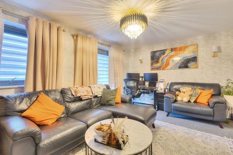 4 bedroom terraced house for sale, High Street, Upton, Northampton
