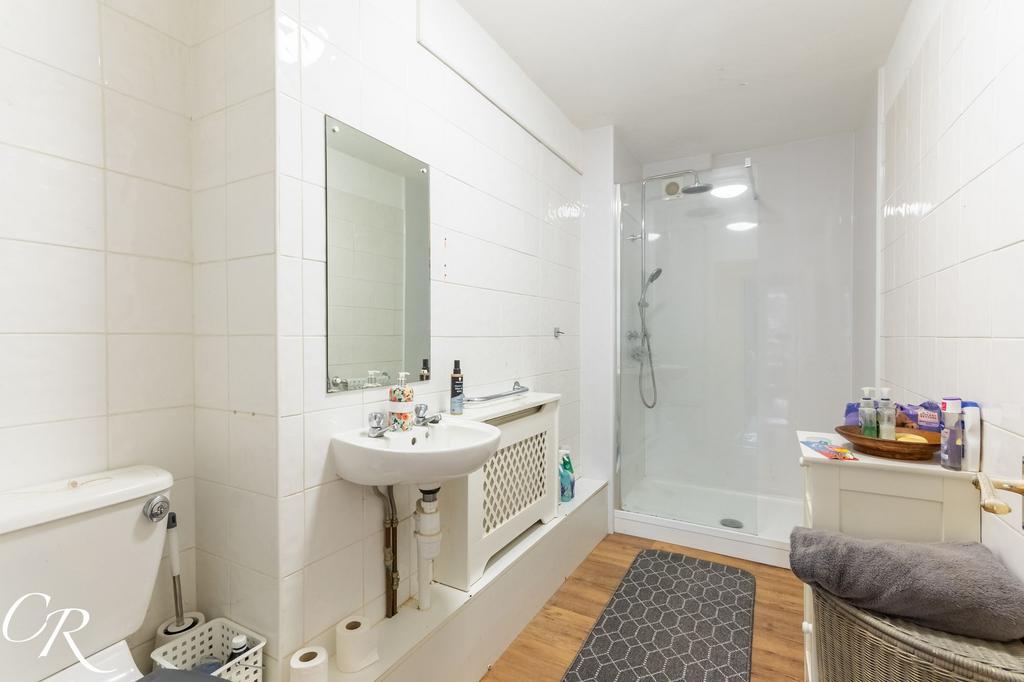 Annexe Shower Room