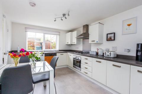 undefined, Dove Close, Higham Ferrers NN10