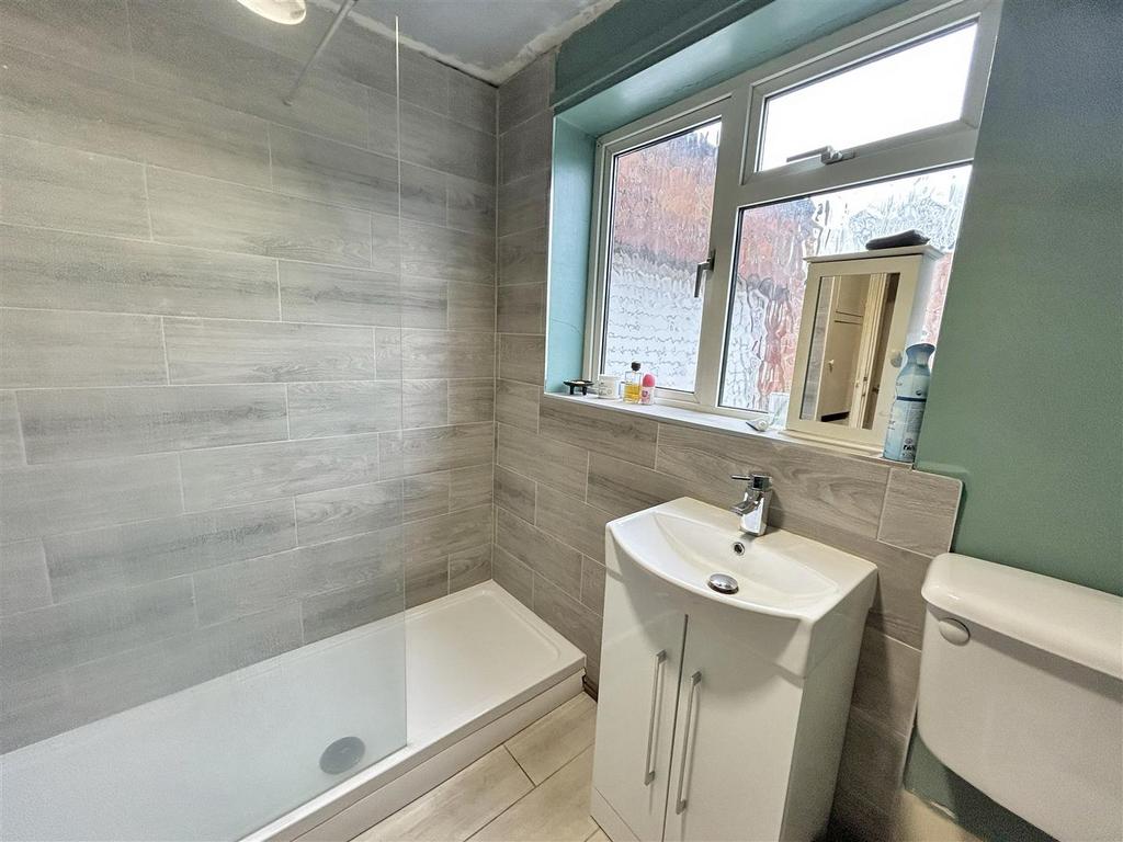 Shower room.jpg