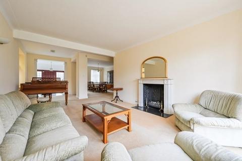 undefined, Aylmer Road, London, N2