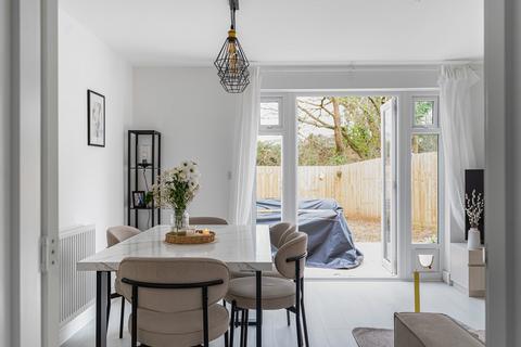 3 bedroom semi-detached house for sale, Hop Yard, Cranbrook, EX5 7JJ