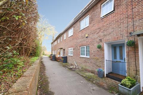 3 bedroom terraced house for sale, Galahad Close, Andover