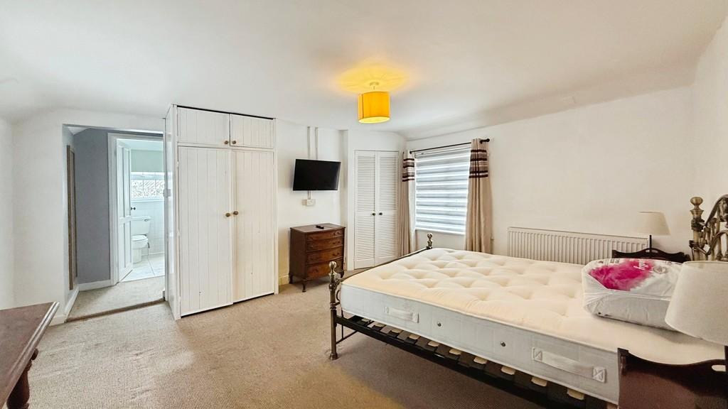 Private bedroom