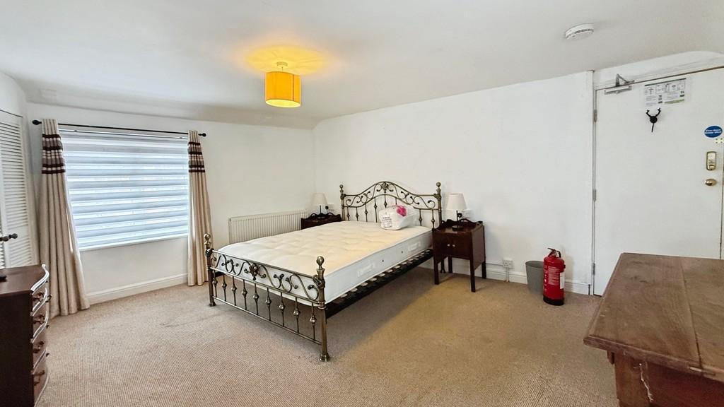 Private bedroom