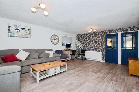 3 bedroom end of terrace house for sale, St. Martins Close, Harpenden
