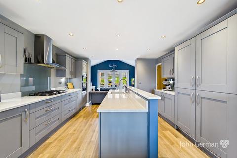 4 bedroom detached house for sale, Oakland Drive, Moira