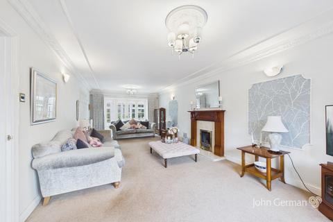 4 bedroom detached house for sale, Fox Court, Kings Bromley
