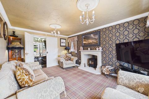 4 bedroom detached house for sale, Darley Close, Stapenhill
