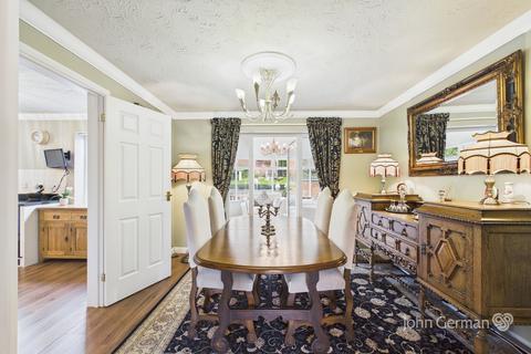 4 bedroom detached house for sale, Darley Close, Stapenhill