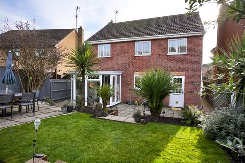 4 bedroom detached house for sale, Kestrel Road, Oakham, LE15