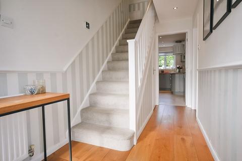 4 bedroom detached house for sale, Kestrel Road, Oakham, LE15