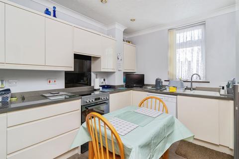 3 bedroom end of terrace house for sale, Empire Road, Torquay