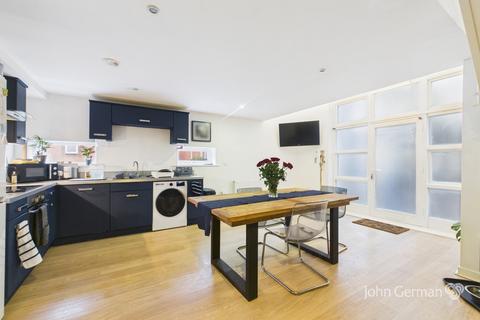 undefined, St. James Court, Burton-on-Trent