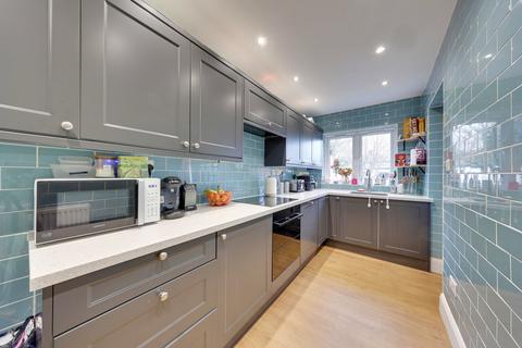3 bedroom end of terrace house for sale, Perry Hall Road, Orpington