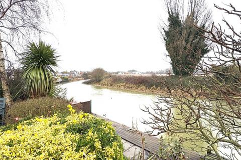 3 bedroom detached house for sale, Station Road, Surfleet