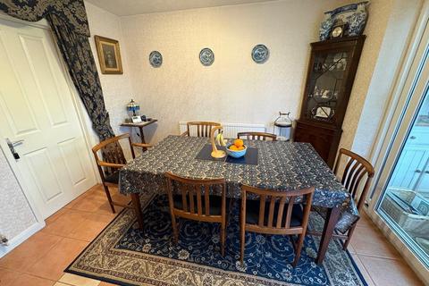 3 bedroom detached house for sale, Station Road, Surfleet